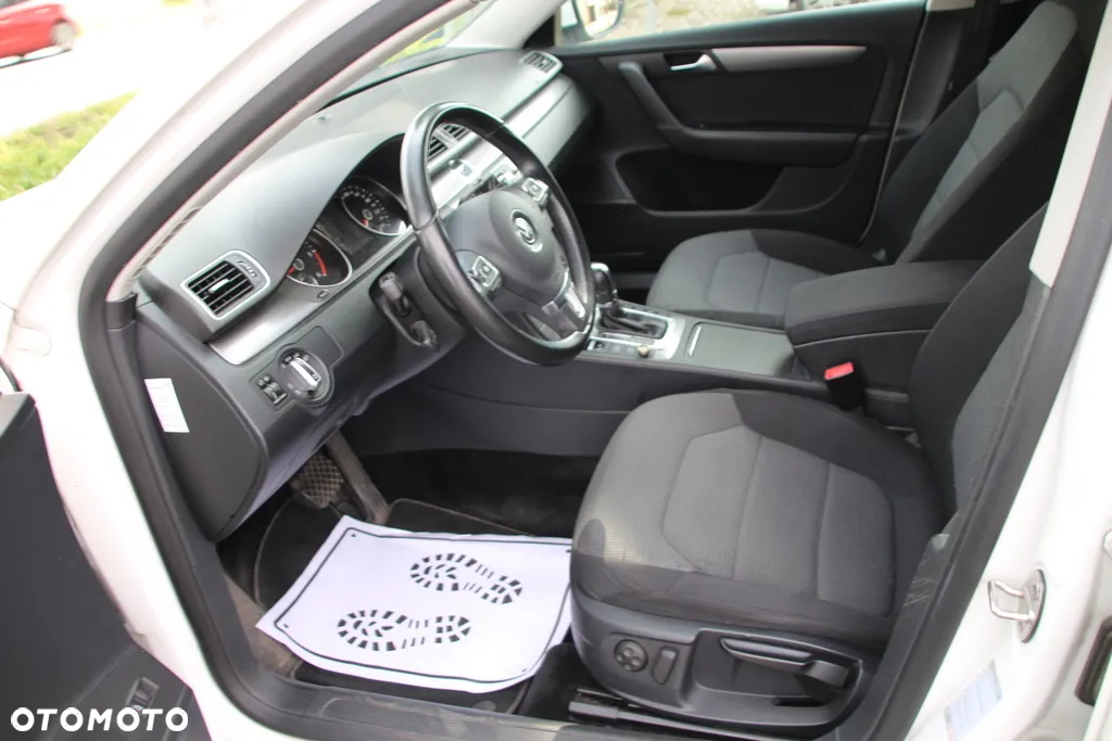 Volkswagen Passat 2.0 TDI Comfortline DSG - 23
