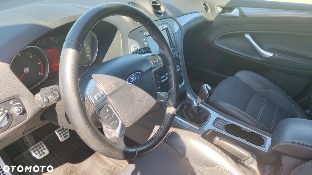 Ford Mondeo 2.0 TDCi Silver X - 23