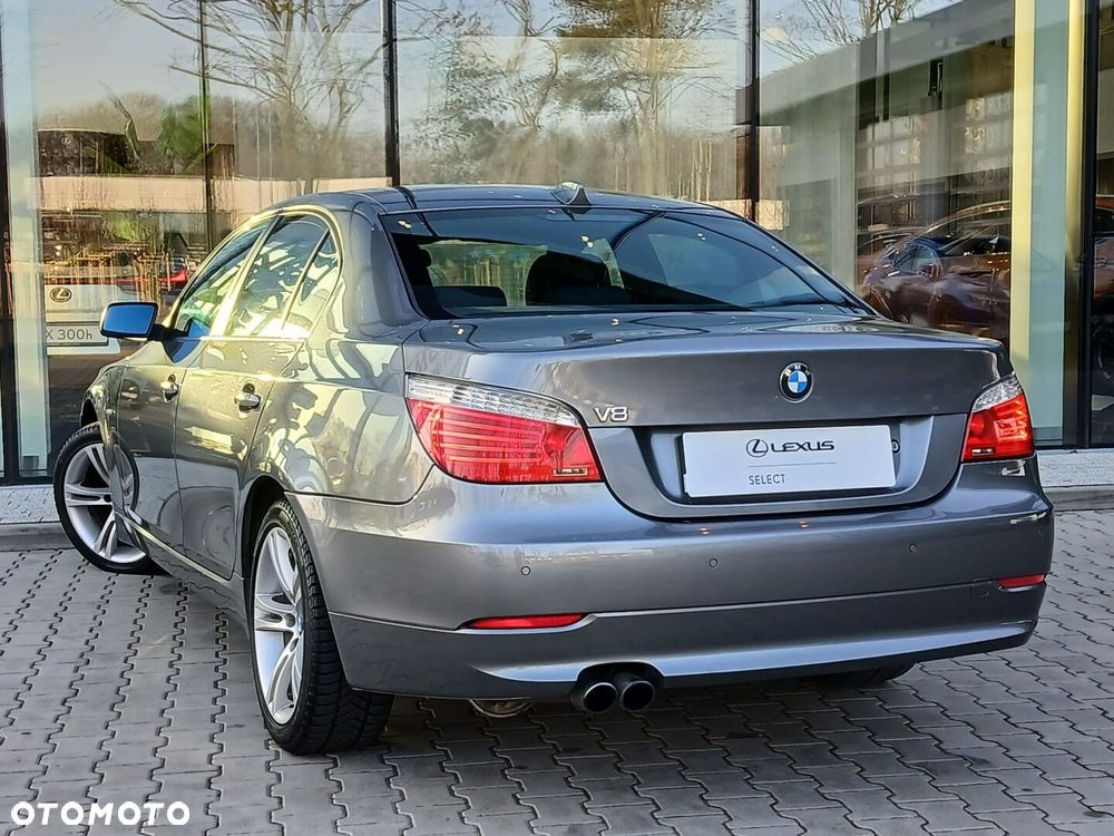 BMW Seria 5 540i - 11