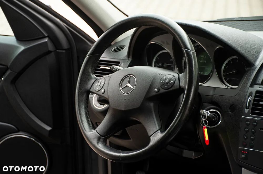 Mercedes-Benz Klasa C 180 CGI Automatik BlueEFFICIENCY Elegance - 7