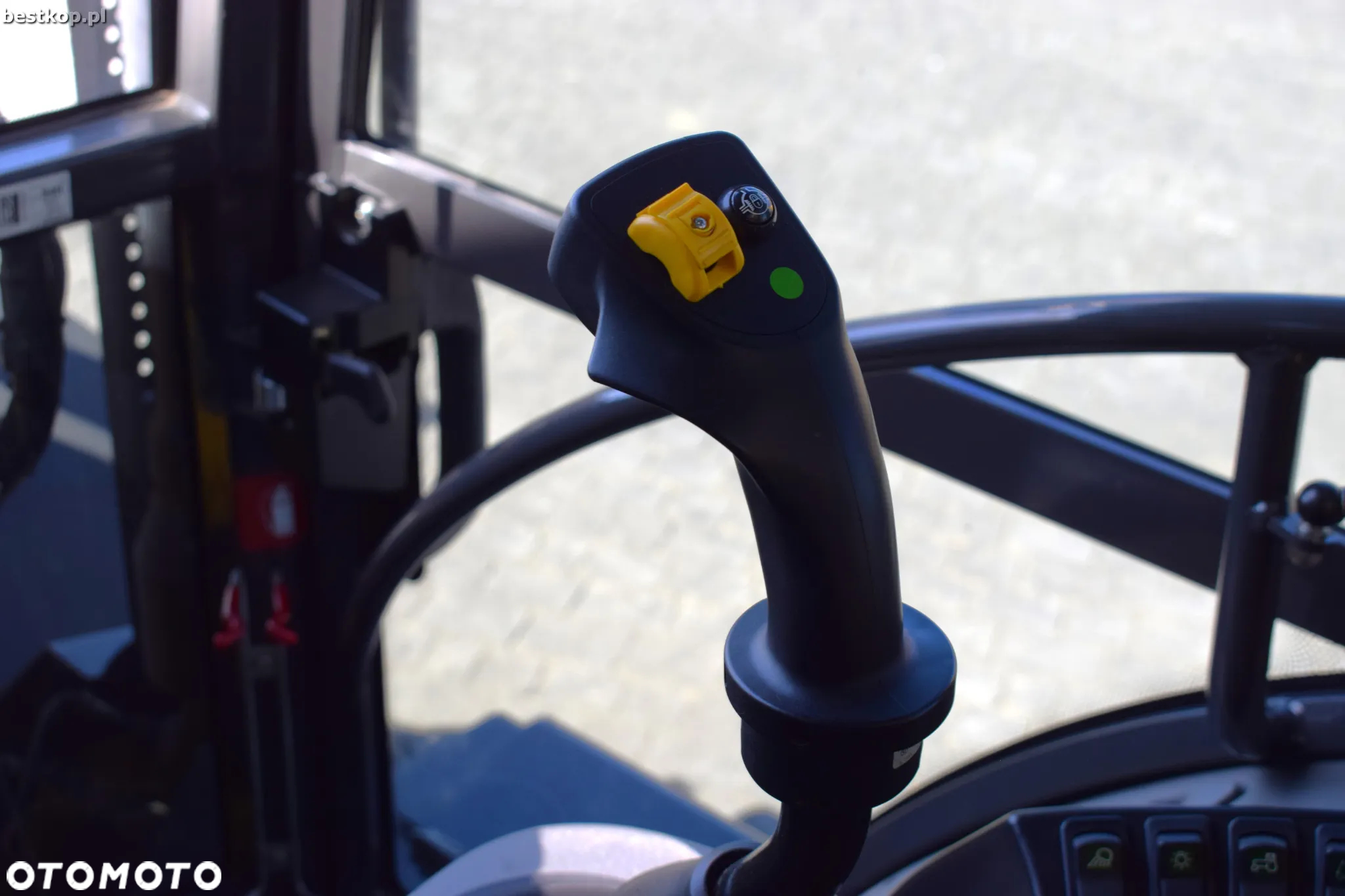 New Holland B110C - 25