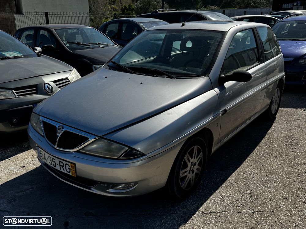 Lancia Y 1.2 16V LS - 12