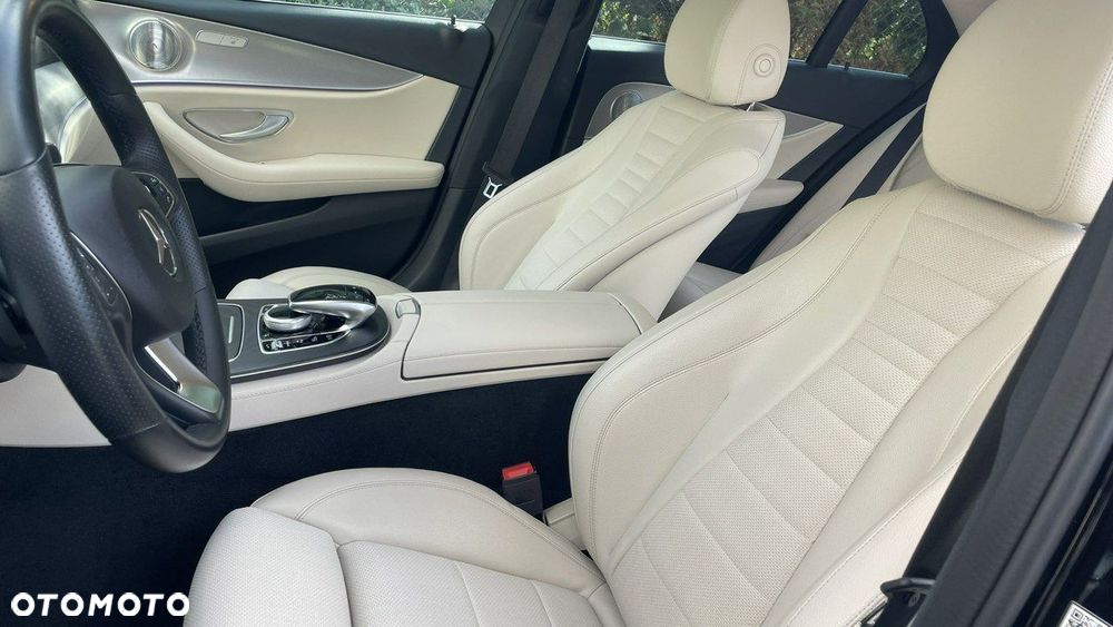 Mercedes-Benz Klasa E - 23