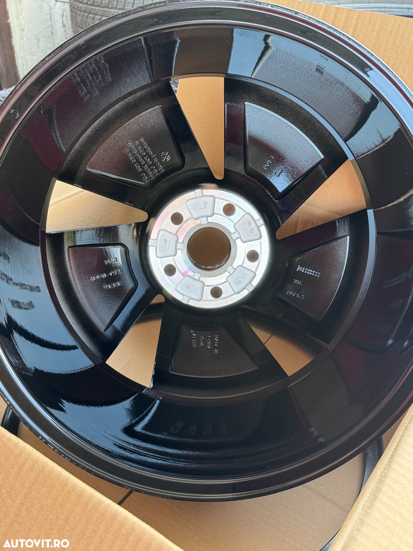 Vând jante originale Volkswagen Tiguan pe 18” noi bicolore - 4