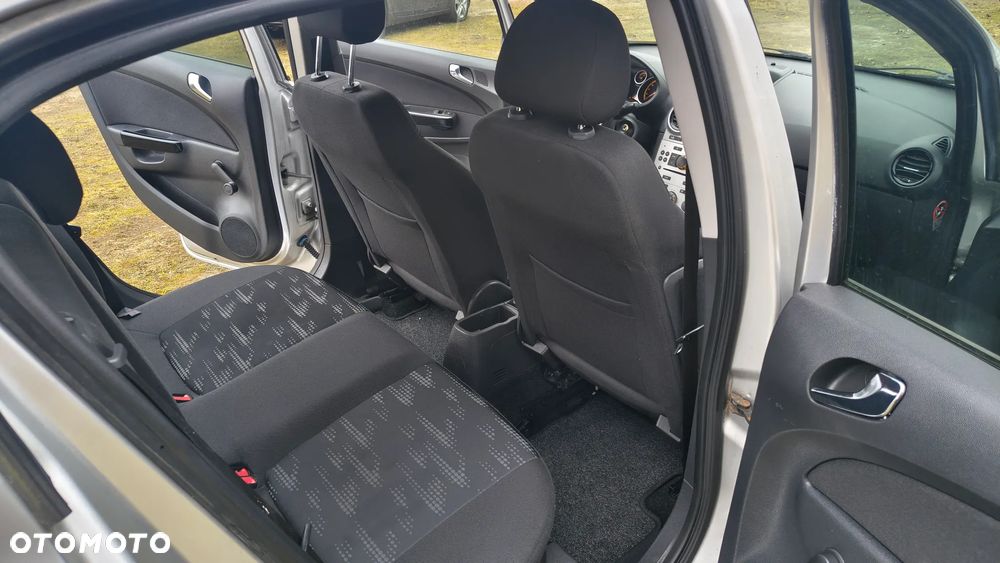 Opel Corsa 1.4 16V Satellite - 16