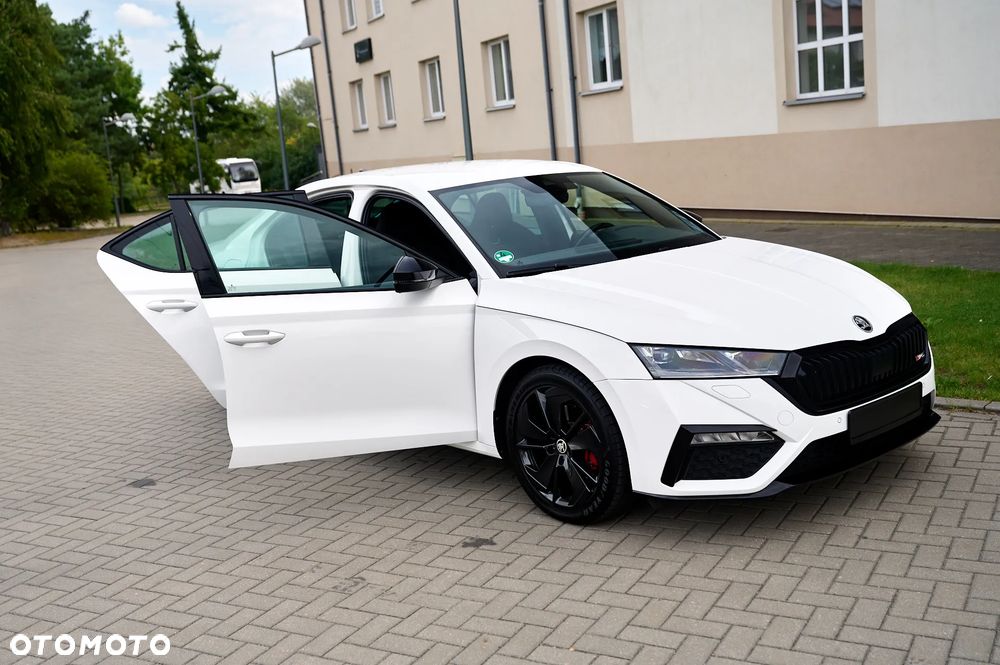Skoda Octavia 2.0 TDI DSG RS - 22