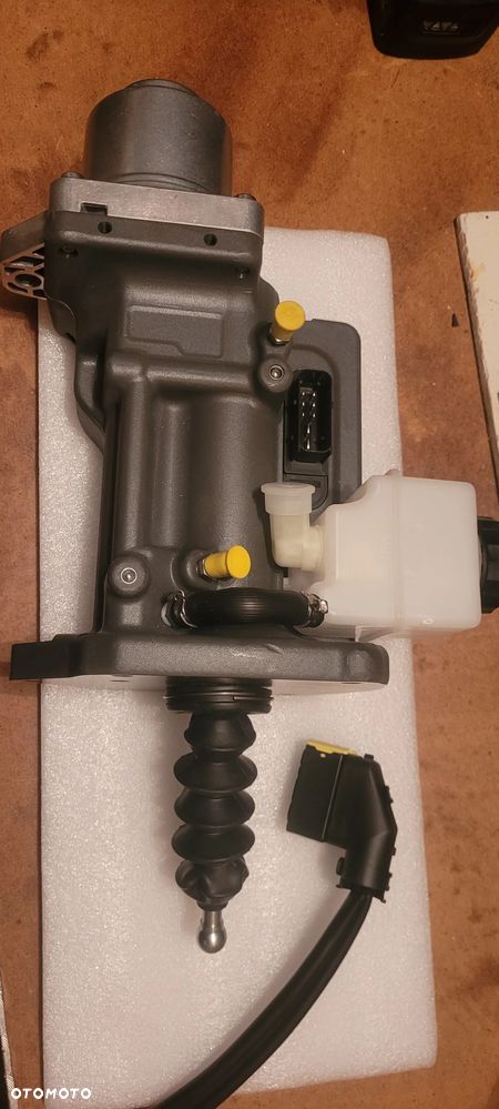 Siłownik sprzęgła Scania 2300038 nowy - 1