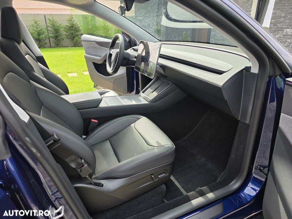 Tesla Model Y Long Range RWD Premium - 7