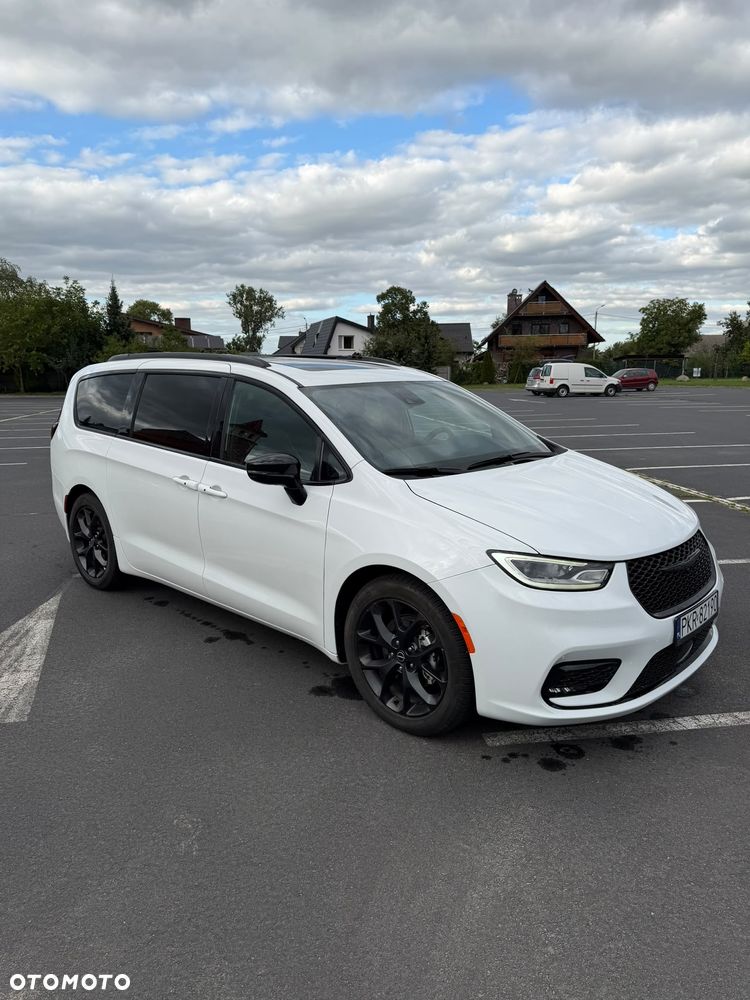 Chrysler Pacifica - 26