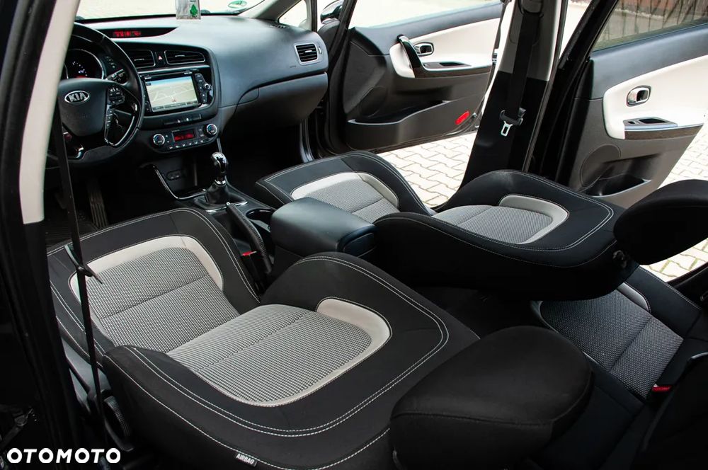 Kia Ceed 1.6 GDI Vision - 24