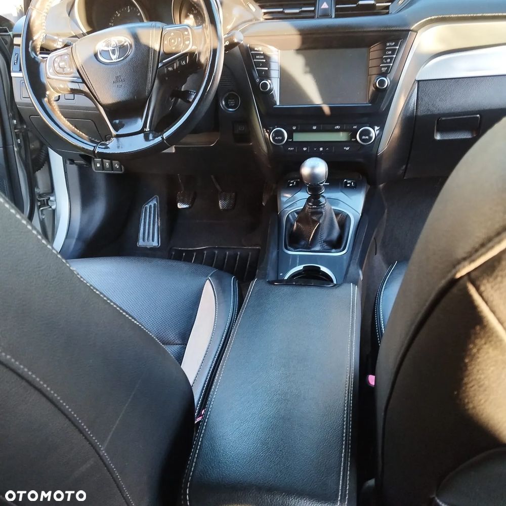 Toyota Avensis 2.0 D-4D Prestige - 19