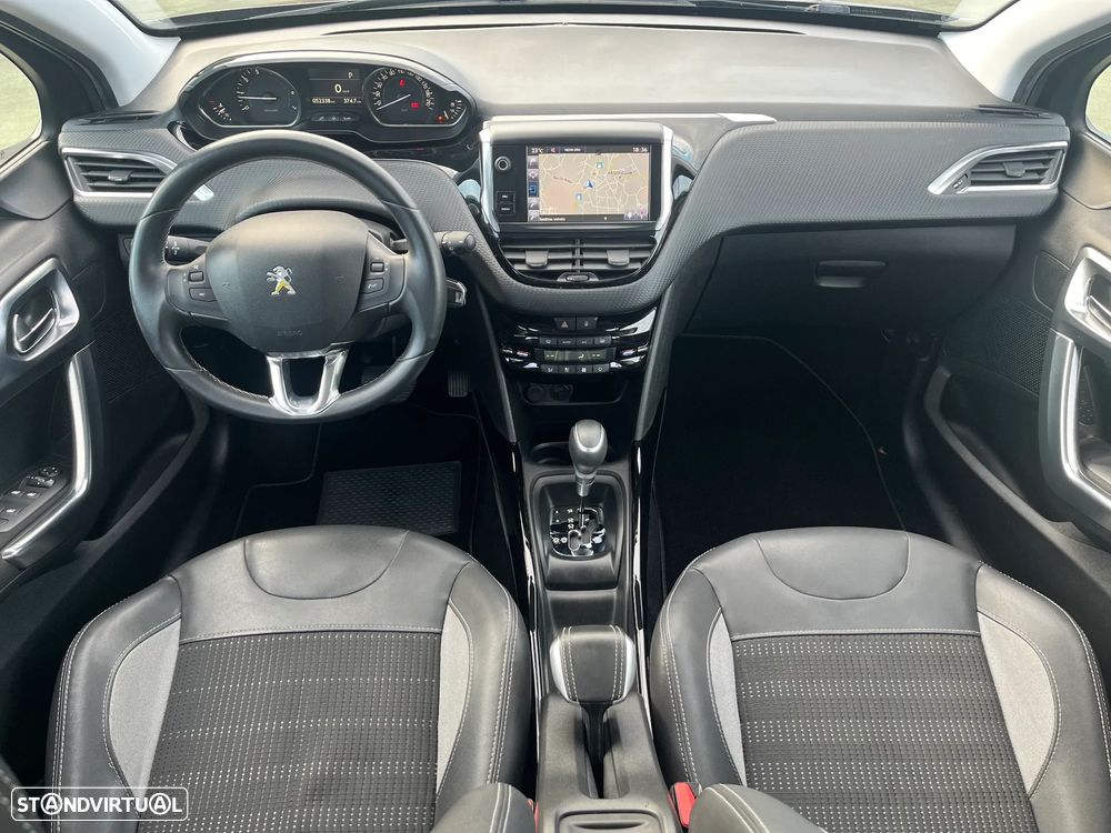 Peugeot 2008 1.2 PureTech Allure EAT6 - 11
