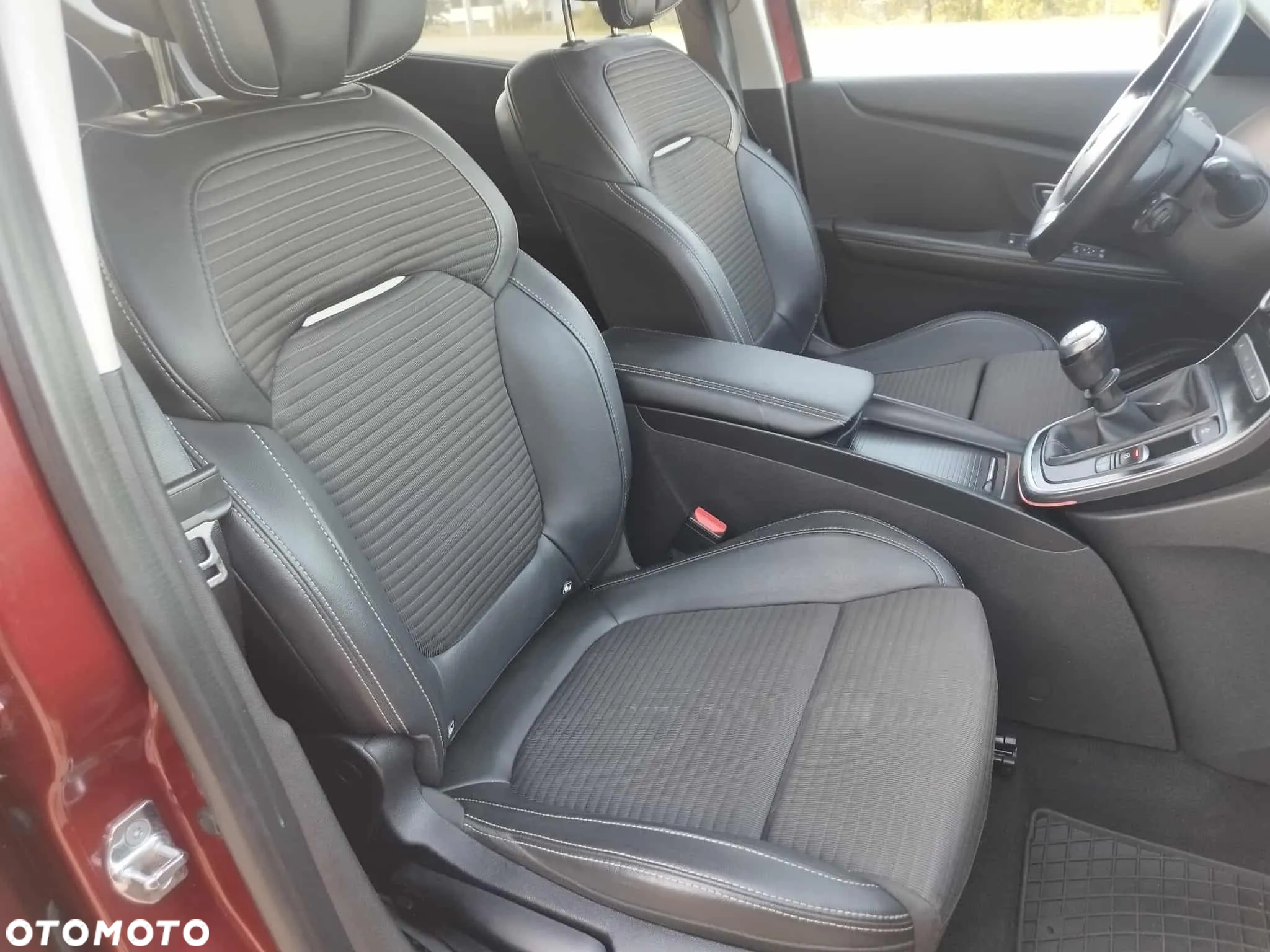 Renault Grand Scenic TCe 140 GPF BUSINESS EDITION - 20