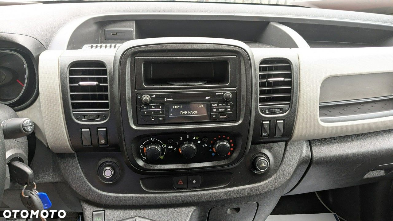 Renault Trafic - 25