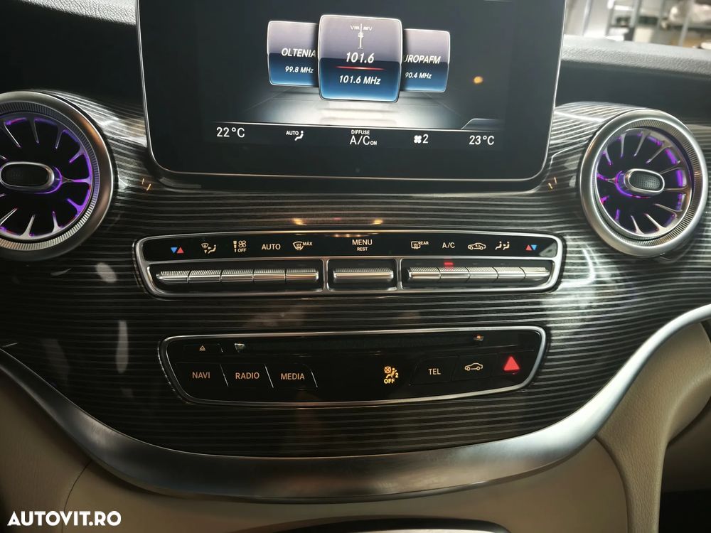 Mercedes-Benz V 300 d Extralang 4Matic 9G-TRONIC Exclusive - 19