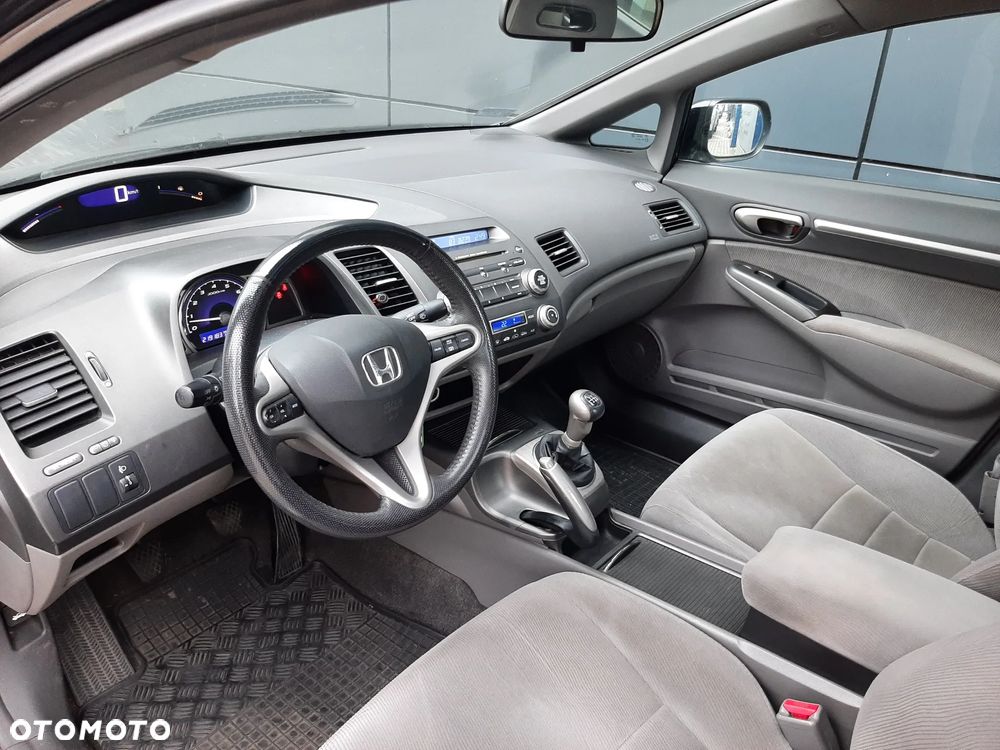 Honda Civic 1.8 Executive - 17