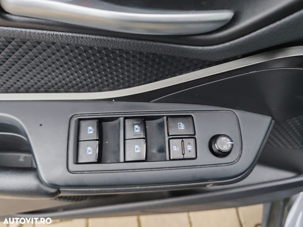 Toyota C-HR - 14