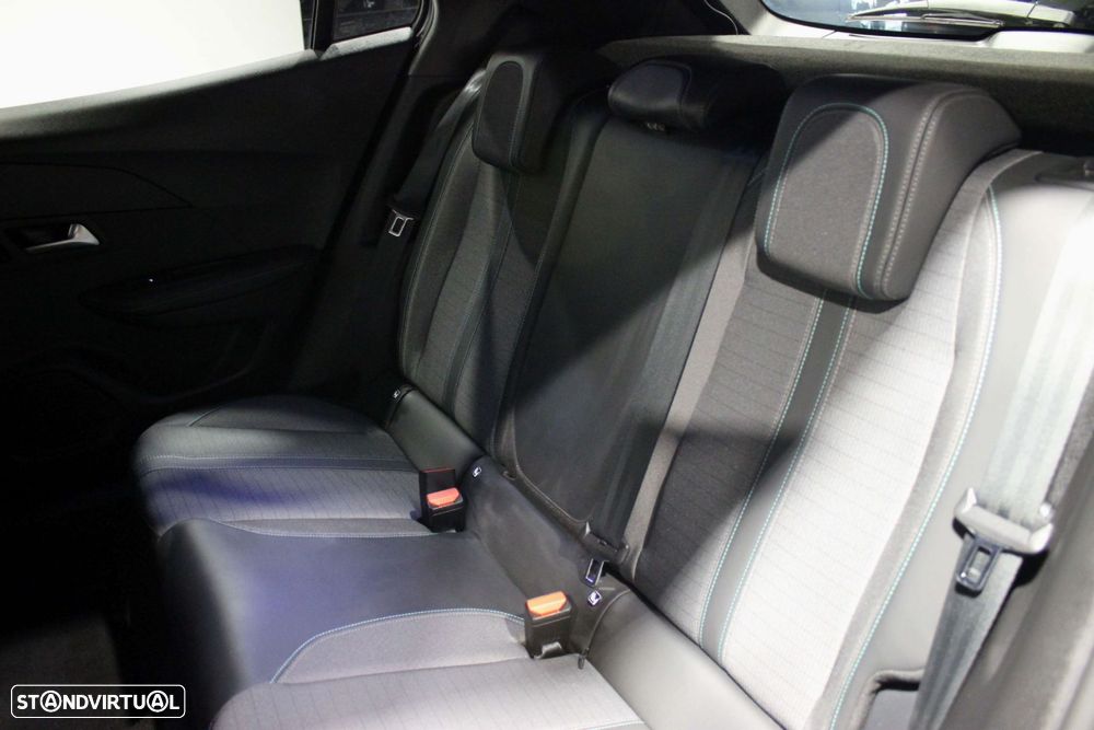 Peugeot 2008 1.5 BlueHDi Allure Pack EAT8 - 38