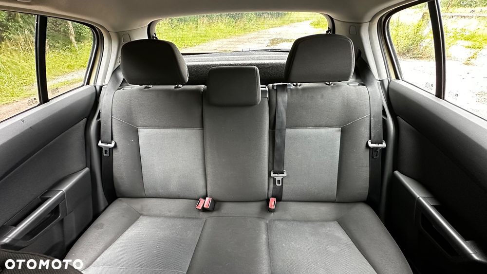Opel Astra 1.6 Sport - 12