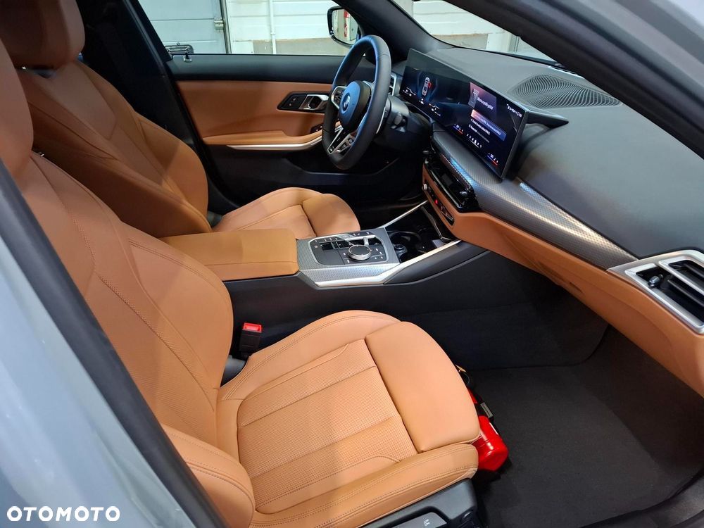 BMW Seria 3 318i - 13