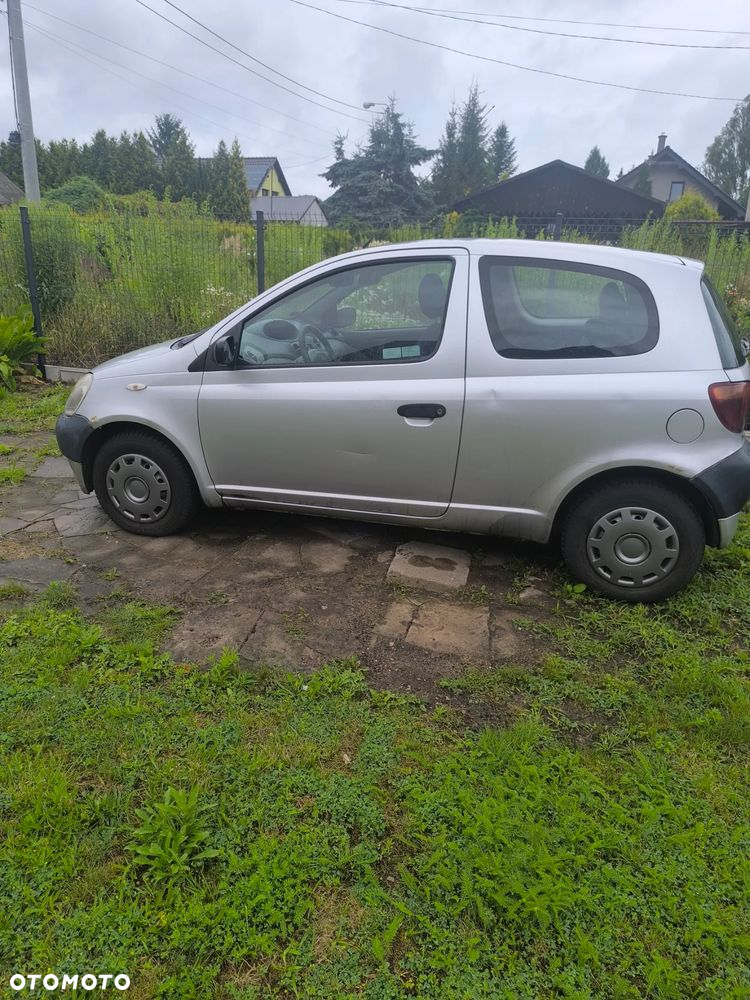Toyota Yaris 1.0 Base - 3