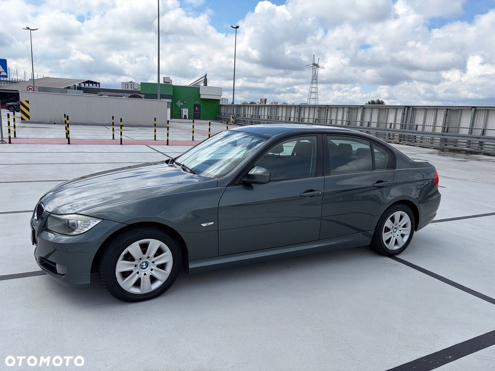BMW Seria 3 318i - 32