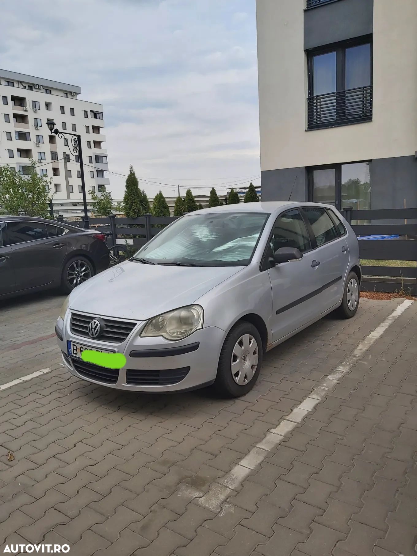 Volkswagen Polo 1.2 Attractive - 1