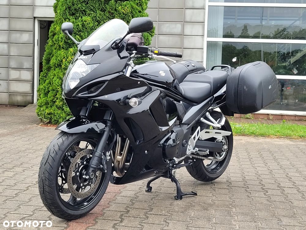 Suzuki GSX - 11