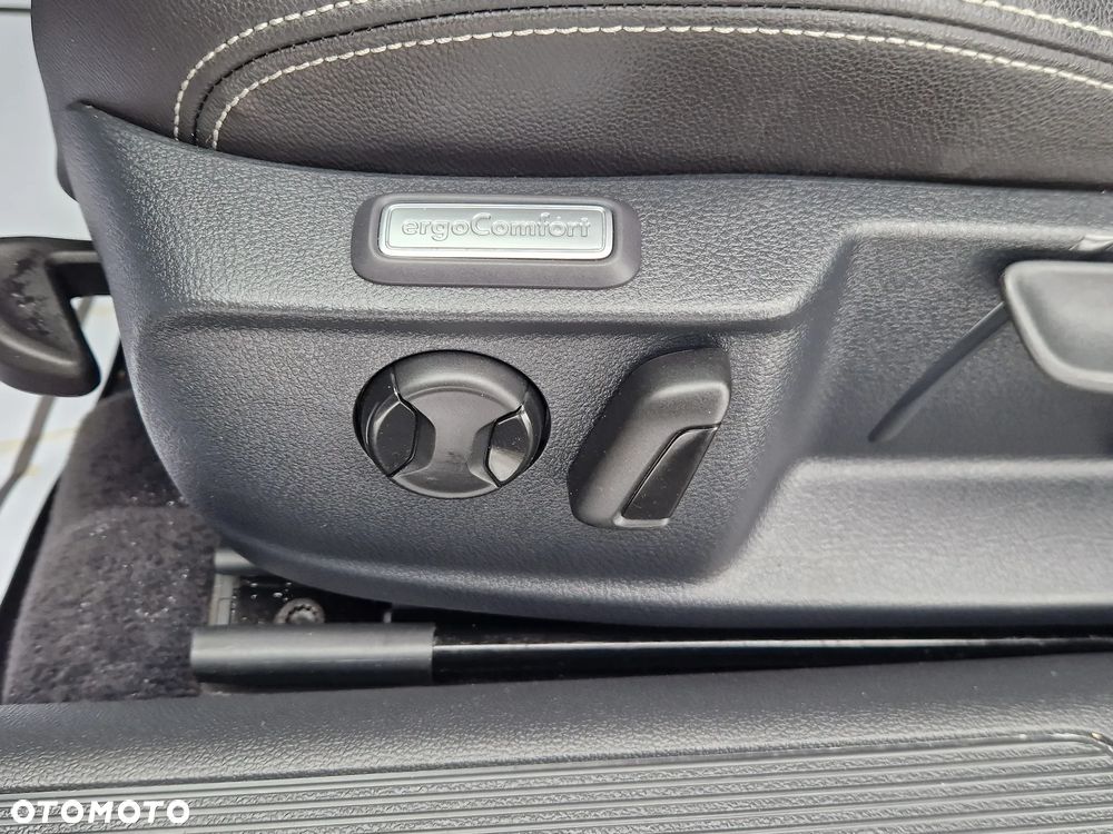 Volkswagen Passat 2.0 TDI DSG (BlueMotion Technology) Highline - 23