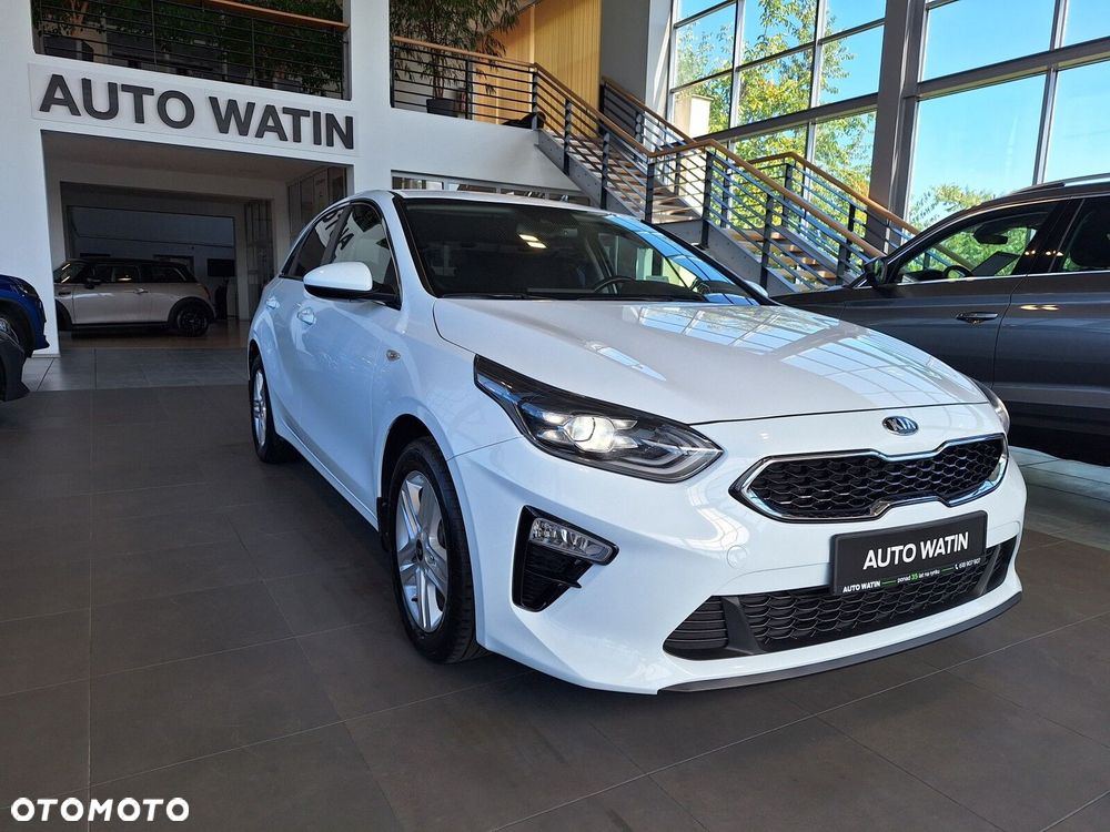 Kia Ceed 1.6 CRDi mHEV M - 4