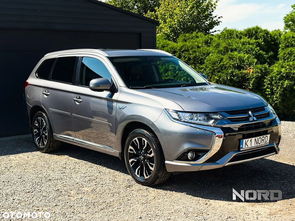 Mitsubishi Outlander 2.0 4WD Plus - 4