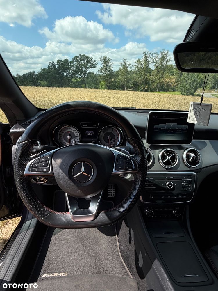 Mercedes-Benz CLA 200 7G-DCT AMG Line - 16