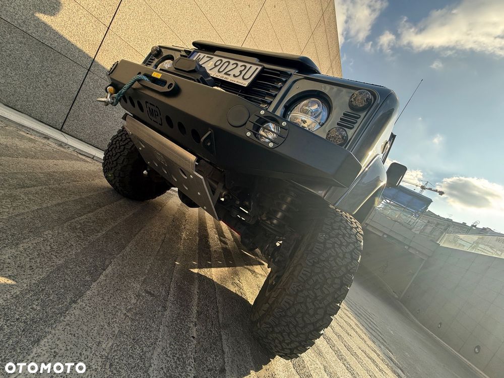 Land Rover Defender - 7