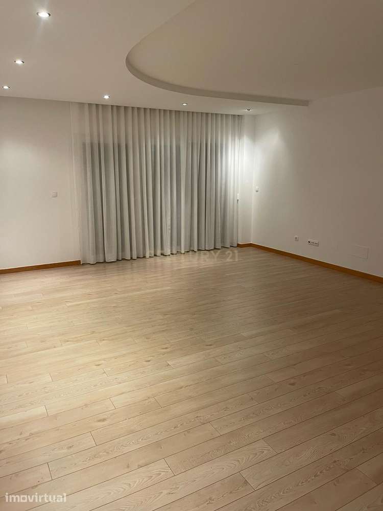 Apartamento Espaçoso em Montijo com Vista para a Cidade - Grande imagem: 2/11