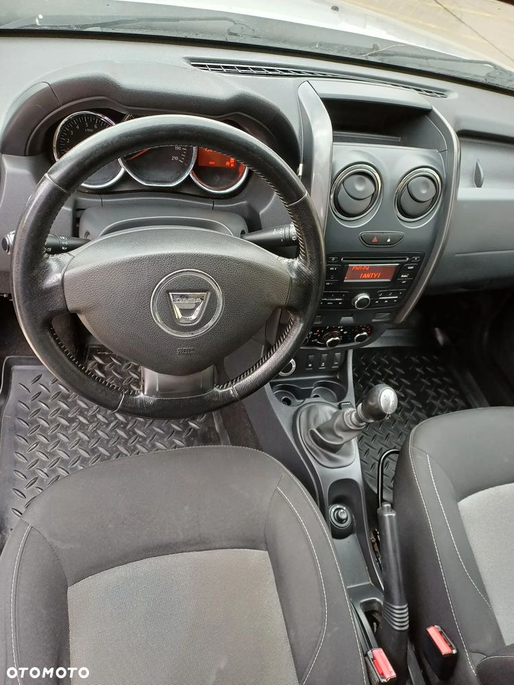 Dacia Duster 1.6 SCe Laureate 4x4 S&S - 9