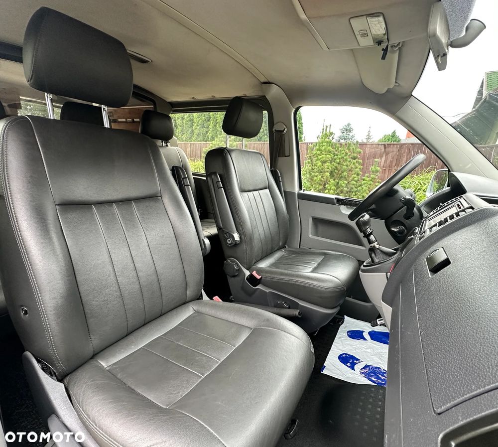 Volkswagen Multivan - 17