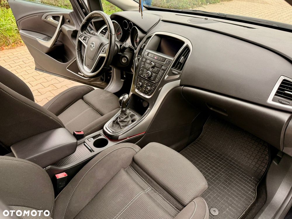 Opel Astra 2.0 CDTI Exklusiv - 11