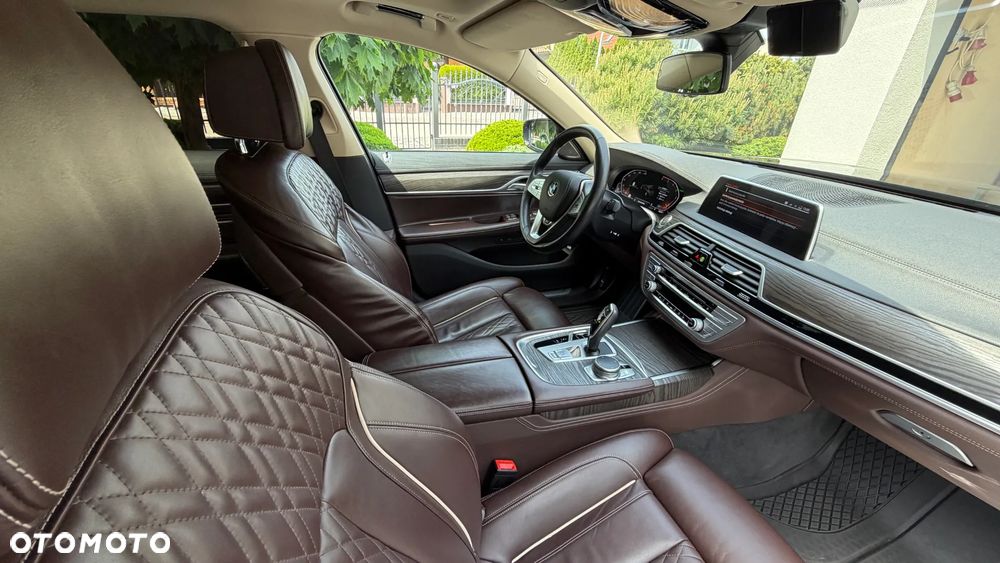 BMW Seria 7 730Ld xDrive mHEV - 24