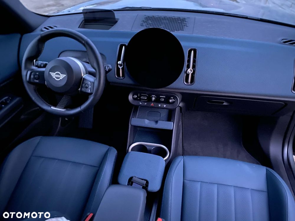 MINI Countryman E Essential Trim - 13