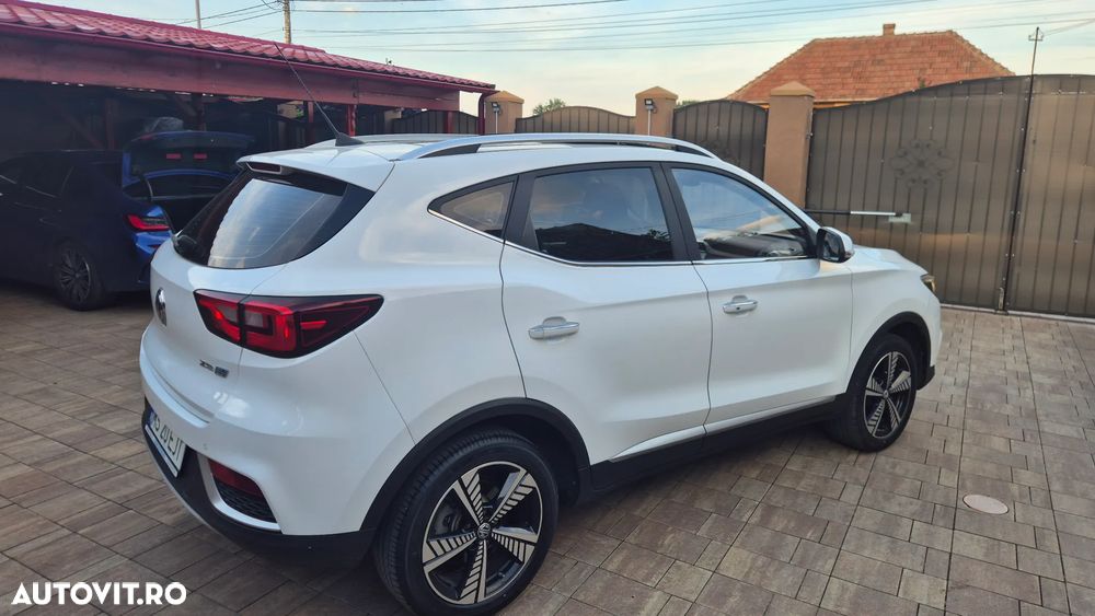 MG ZS EV Luxury - 6