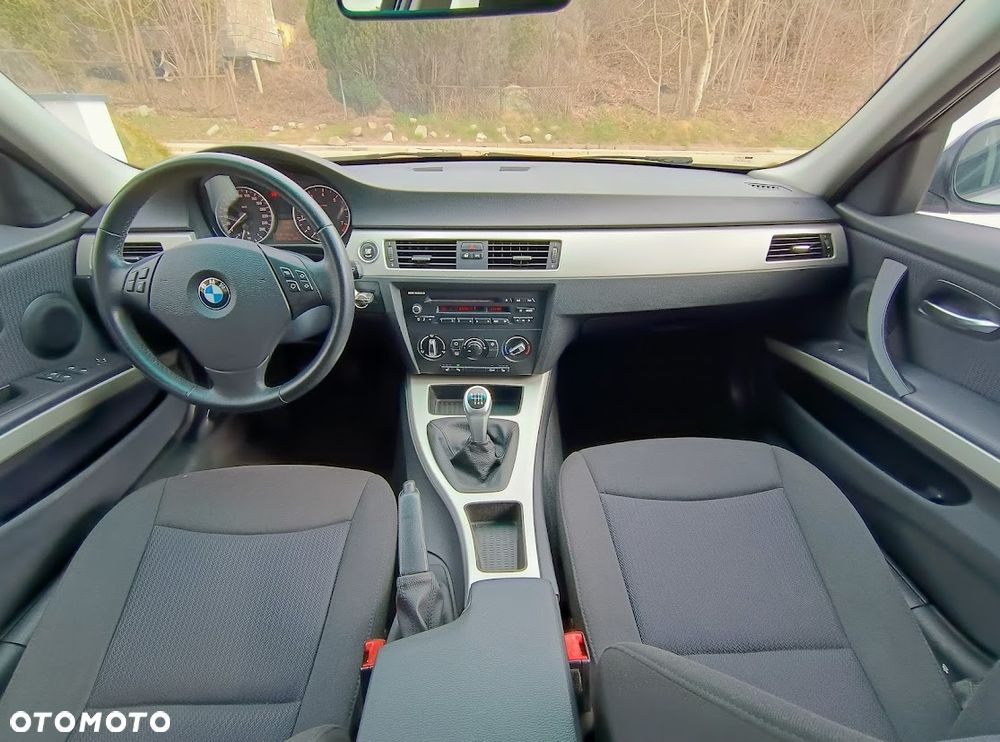 BMW Seria 3 320i - 13