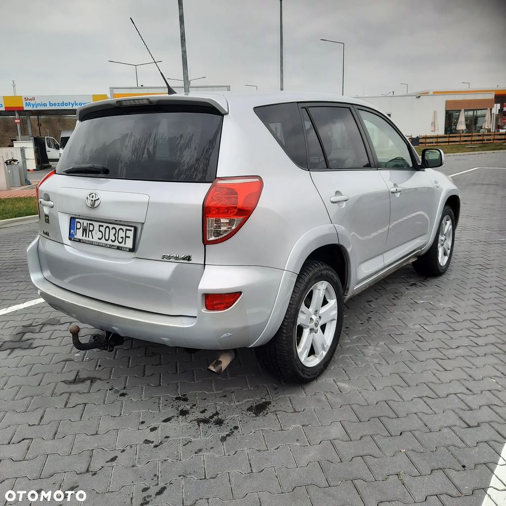 Toyota RAV4 - 5