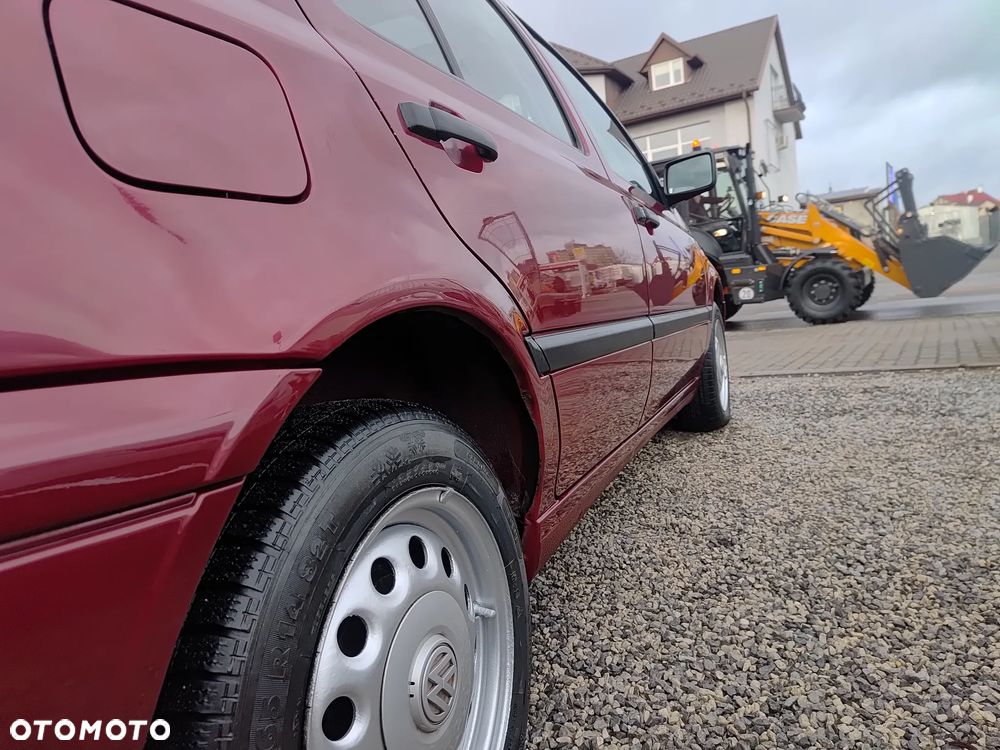 Volkswagen Golf 1.8 - 9