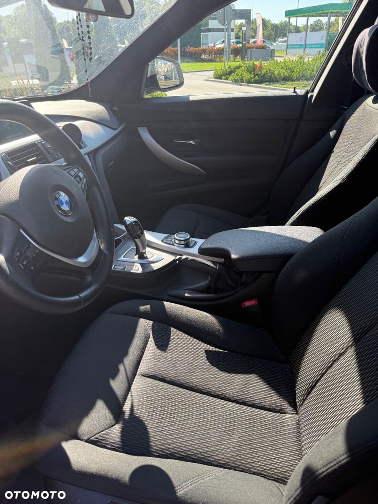 BMW 3GT 320i xDrive - 11