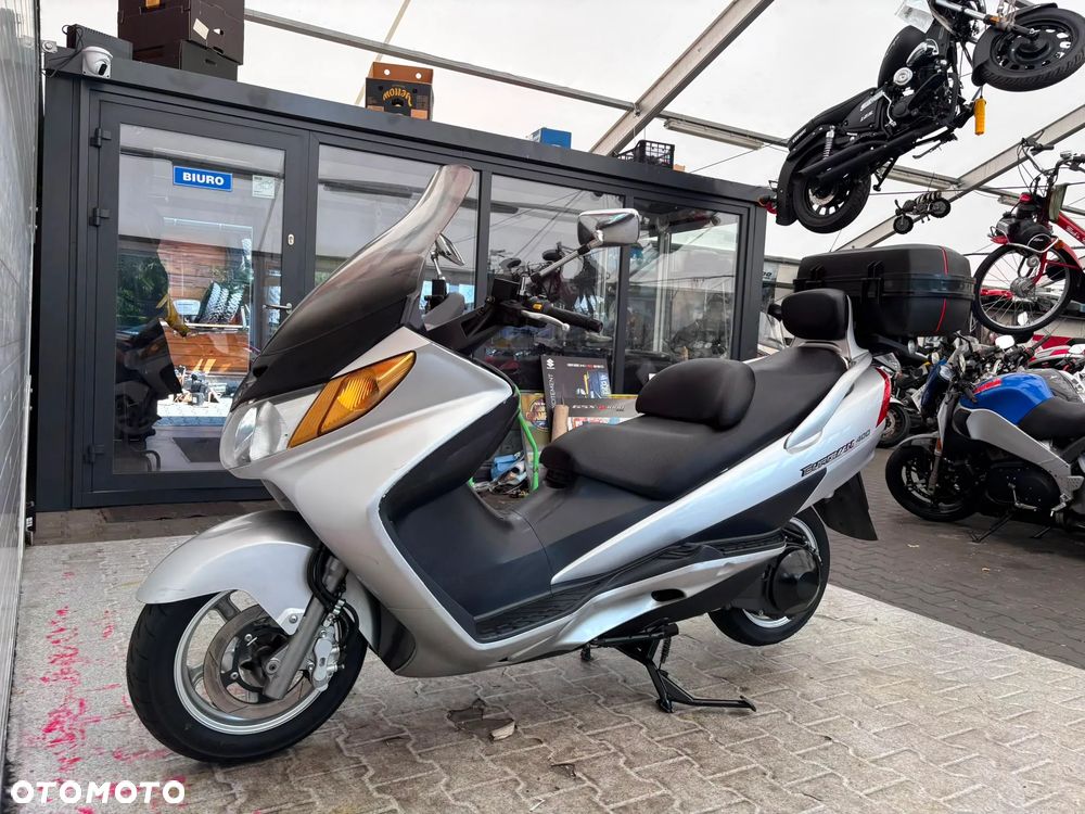 Suzuki Burgman - 7