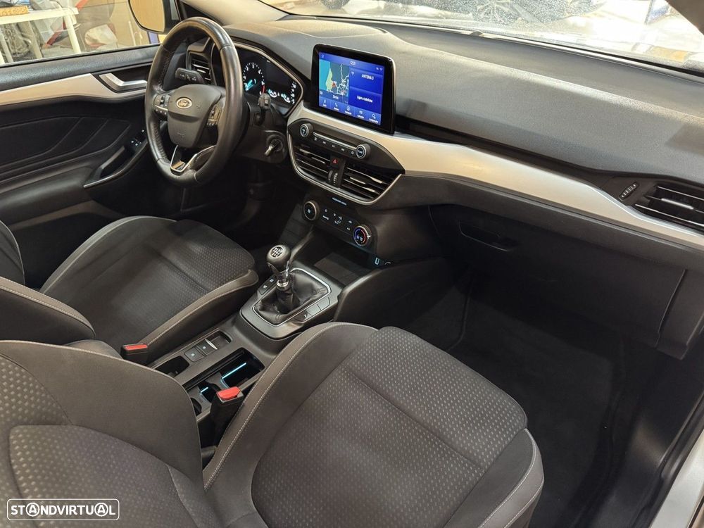 Ford Focus SW 1.5 TDCi EcoBlue ST-Line - 25