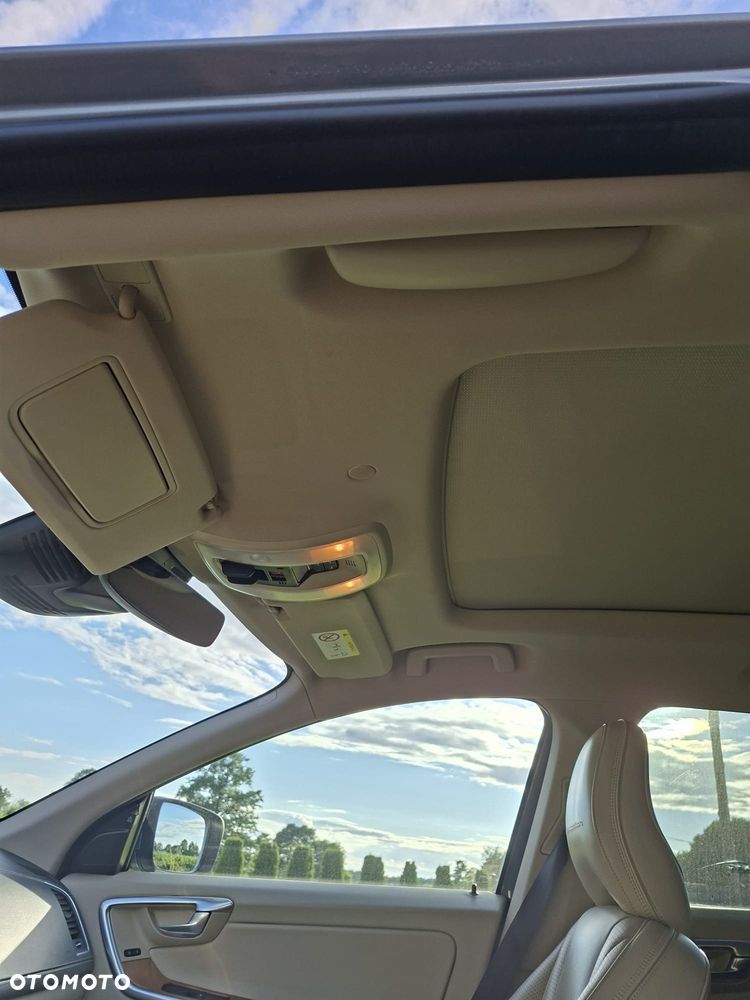 Volvo XC 60 T5 AWD Drive-E Momentum - 22