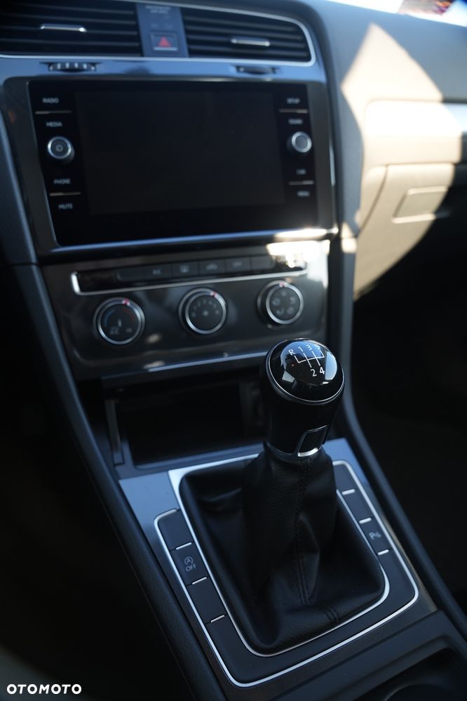 Volkswagen Golf - 21