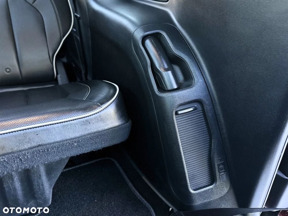 Chrysler Pacifica - 24