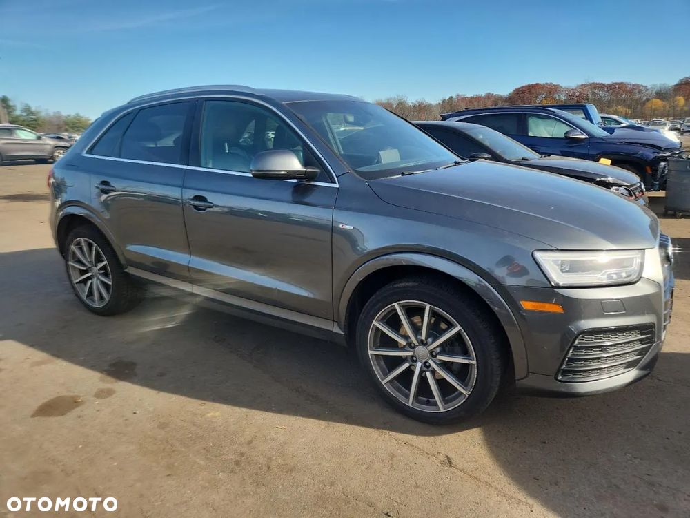 Audi Q3 2.0 TFSI Quattro S tronic design - 2